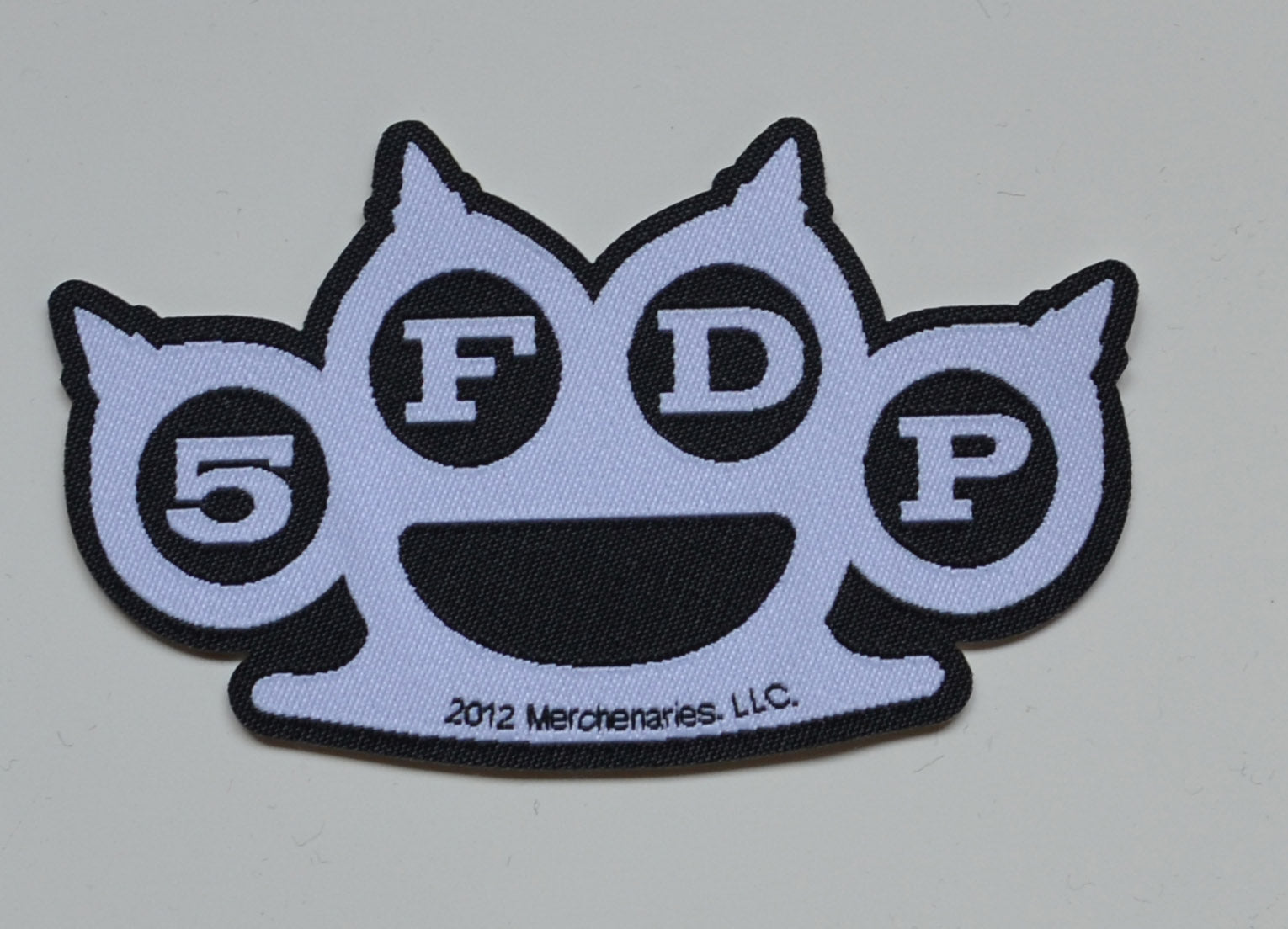 FIVE FINGER DEATH PUNCH - Knuckles Cut-Out - 10,4 x 5,2 cm - Patch